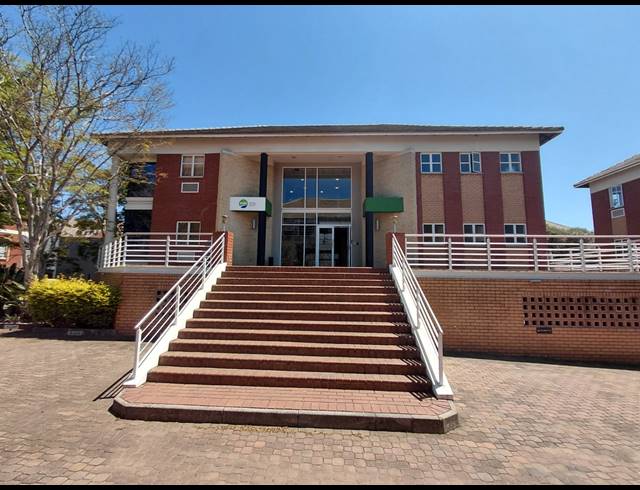 111M² OFFICE TO LET IN FOURWAYS